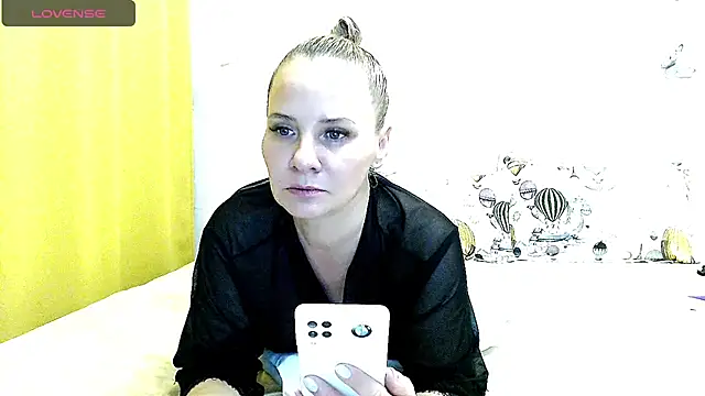 Milen Milf online show from 4, 2, 2025