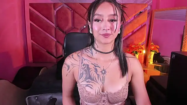 Miaa Thopmson online show from 24, 3, 2026