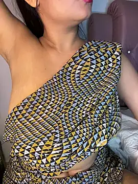 Snapshot of shara_queen1 chatting on 5, 7, 2026 shara queen1 online show from 5, 7, 2026