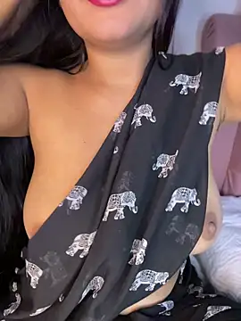 Snapshot of shara_queen1 chatting on 12, 7, 2026 shara queen1 online show from 12, 7, 2026