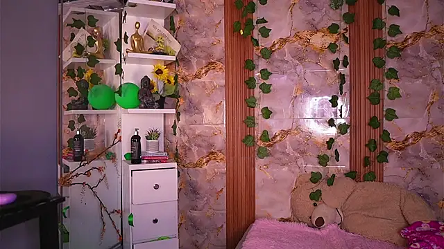 zoey-fox online show from 27, 3, 2026