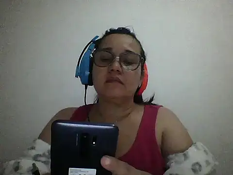 Snapshot of gaby0075 chatting on 4, 12, 2024 gaby0075 online show from 4, 12, 2024