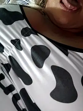 Kasandra Ho online show from 15, 2, 2025