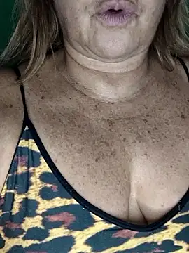 Kasandra Ho online show from 19, 9, 2025