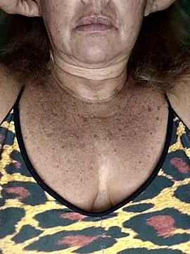 Kasandra Ho online show from 12, 10, 2025