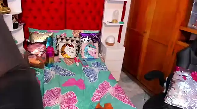 Snapshot of larafoxter chatting on 13, 12, 2024 larafoxter online show from 13, 12, 2024