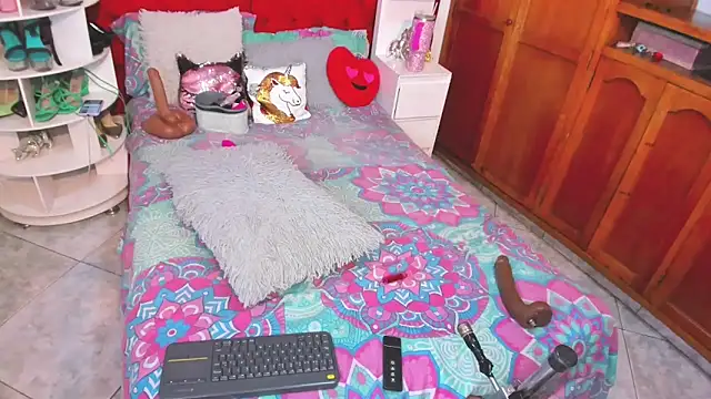 larafoxter online show from 21, 3, 2026