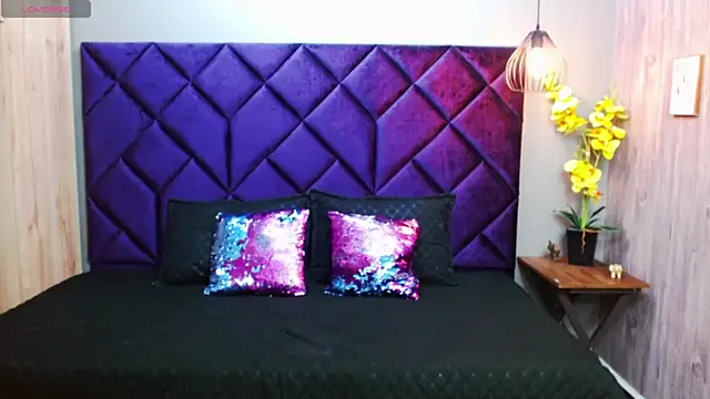 Snapshot of Jenna_London chatting on 11, 12, 2024 Jenna London online show from 11, 12, 2024