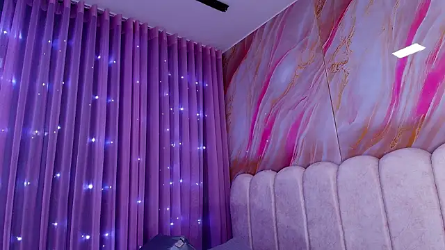 mia stanfort online show from 28, 2, 2026