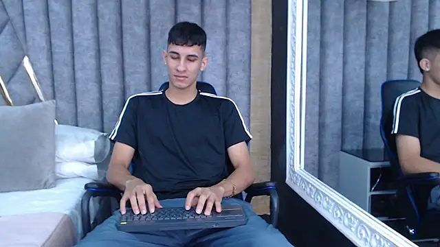 Snapshot of JakeMoxley chatting on 13, 2, 2025 JakeMoxley online show from 13, 2, 2025