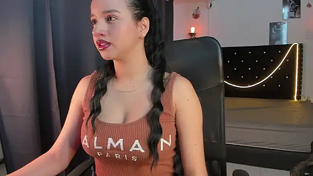 emilyrouxe online show from 10, 1, 2025