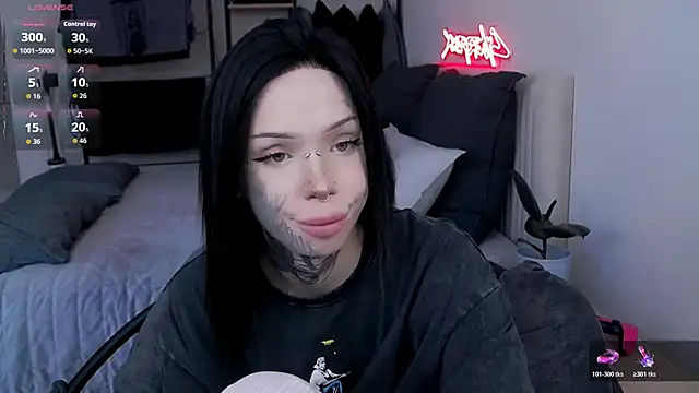 Snapshot of Tanya_M chatting on 8, 5, 2026 Tanya M online show from 8, 5, 2026