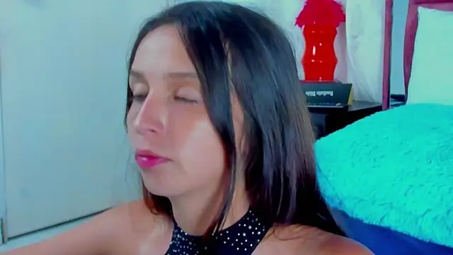 Snapshot of lucy_cooper01 chatting on 14, 12, 2024 lucy cooper01 online show from 14, 12, 2024