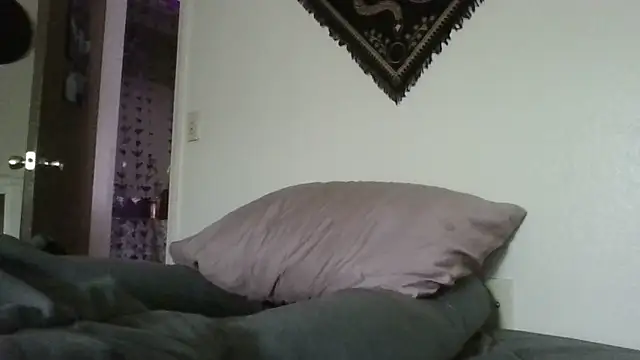 Prettypixie113 online show from 22, 10, 2025