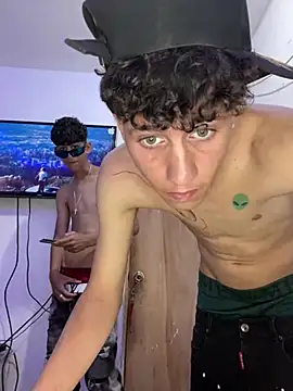 LatinBoysxxx online show from 4, 1, 2025