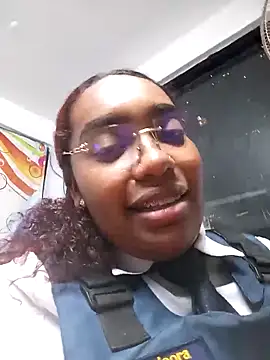 Snapshot of Cinnamon-Skin chatting on 5, 12, 2024 Cinnamon-Skin online show from 5, 12, 2024