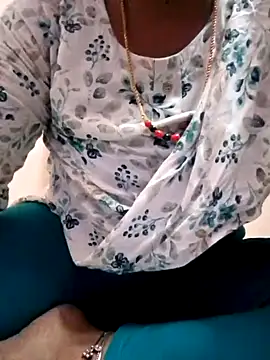 Snapshot of sneha_telugu_girl chatting on 14, 12, 2024 sneha telugu girl online show from 14, 12, 2024