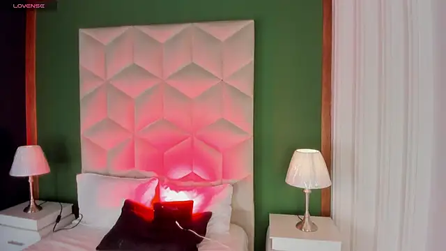 Snapshot of scarlet_hill chatting on 31, 10, 2025 scarlet hill online show from 31, 10, 2025