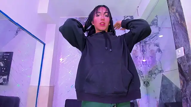 Isabella stanford2 online show from 20, 3, 2026