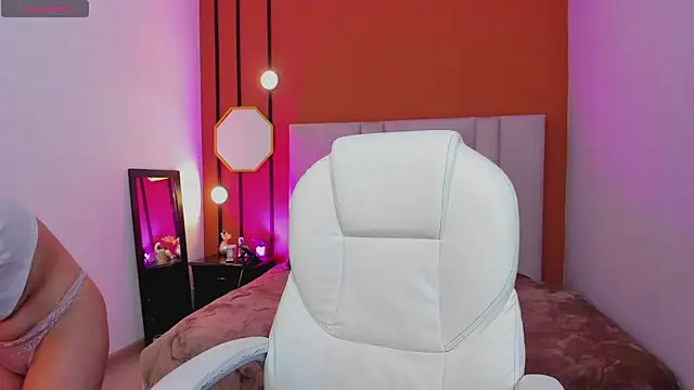  Sophie  miller online show from 8, 11, 2025