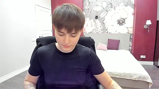 EmiliaYours online show from 10, 2, 2026