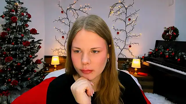 Snapshot of holy_kitty chatting on 5, 12, 2024 holy kitty online show from 5, 12, 2024
