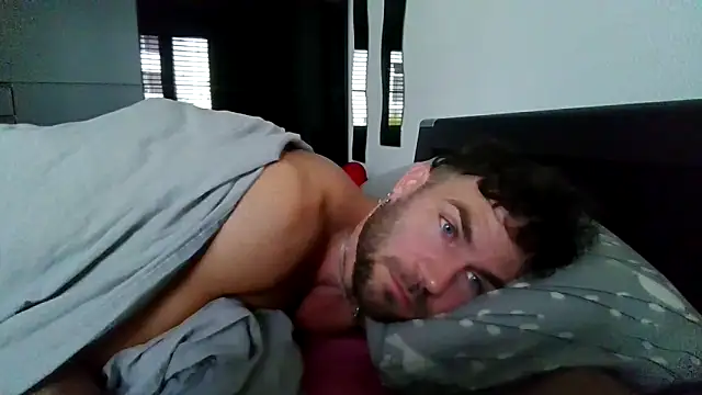 Snapshot of alpha-hunk chatting on 12, 9, 2025 alpha-hunk online show from 12, 9, 2025