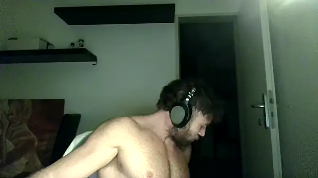 Snapshot of alpha-hunk chatting on 3, 10, 2025 alpha-hunk online show from 3, 10, 2025