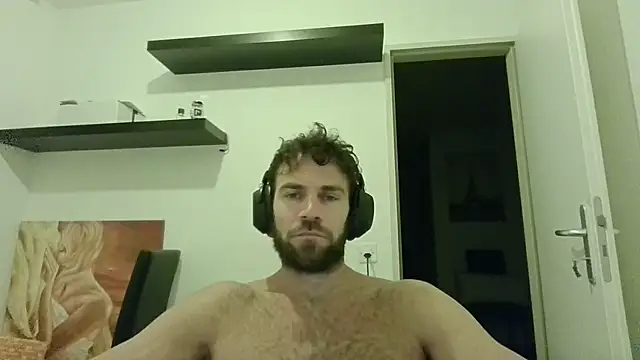 Snapshot of alpha-hunk chatting on 12, 10, 2025 alpha-hunk online show from 12, 10, 2025