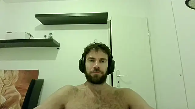 Snapshot of alpha-hunk chatting on 18, 10, 2025 alpha-hunk online show from 18, 10, 2025