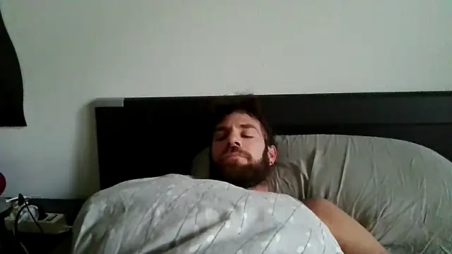 Snapshot of alpha-hunk chatting on 25, 10, 2025 alpha-hunk online show from 25, 10, 2025