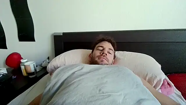 Snapshot of alpha-hunk chatting on 19, 11, 2025 alpha-hunk online show from 19, 11, 2025