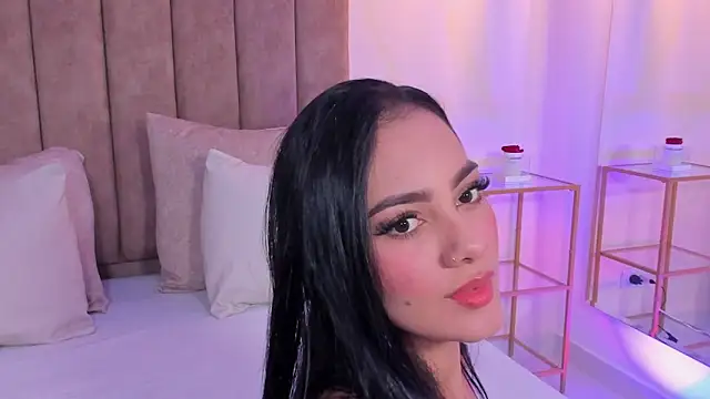 Snapshot of mallie_quinn chatting on 30, 4, 2026 mallie quinn online show from 30, 4, 2026