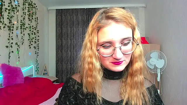 Snapshot of Miss_Elsa_ chatting on 2, 12, 2024 Miss Elsa online show from 2, 12, 2024