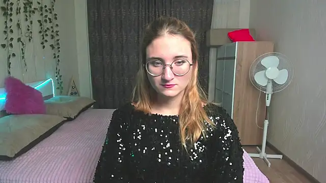 Snapshot of Miss_Elsa_ chatting on 4, 12, 2024 Miss Elsa online show from 4, 12, 2024