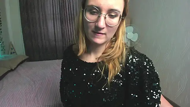 Snapshot of Miss_Elsa_ chatting on 4, 12, 2024 Miss Elsa online show from 4, 12, 2024