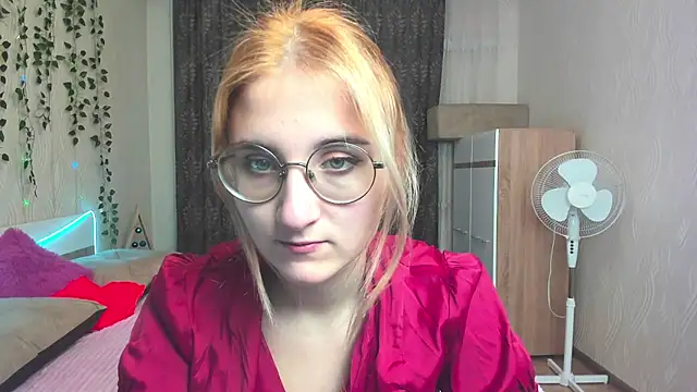 Snapshot of Miss_Elsa_ chatting on 12, 12, 2024 Miss Elsa online show from 12, 12, 2024