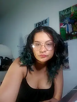 Snapshot of gigiqueen_18 chatting on 9, 5, 2026 gigiqueen 18 online show from 9, 5, 2026
