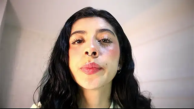 Alyssa jones online show from 4, 6, 2026