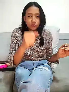 Snapshot of cami_victoria chatting on 10, 2, 2025 cami victoria online show from 10, 2, 2025