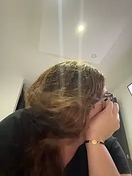 AntonellaAlondra4 online show from 14, 4, 2026