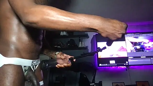 Snapshot of RodCummins chatting on 5, 1, 2025 RodCummins online show from 5, 1, 2025