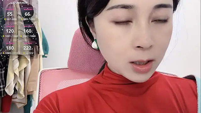 Qwi-V1 online show from 20, 1, 2025