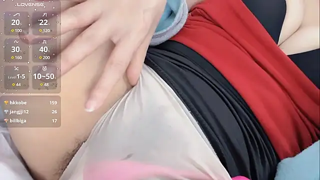 Qwi-V1 online show from 24, 1, 2025