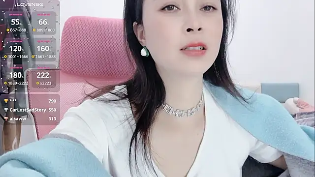 Qwi-V1 online show from 12, 2, 2025