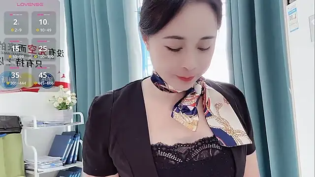 Qwi-V1 online show from 9, 9, 2025