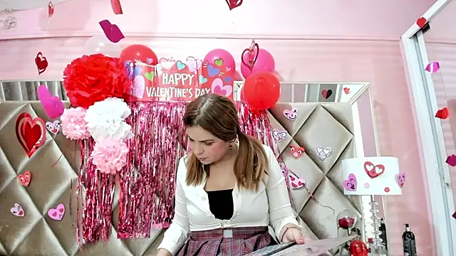 Aurora-Rossi online show from 13, 2, 2026