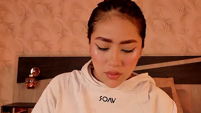 nicolle pierce online show from 23, 3, 2026