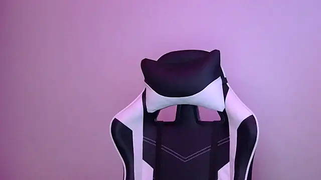 Snapshot of KLEOKILLS chatting on 2, 1, 2025 KLEOKILLS online show from 2, 1, 2025