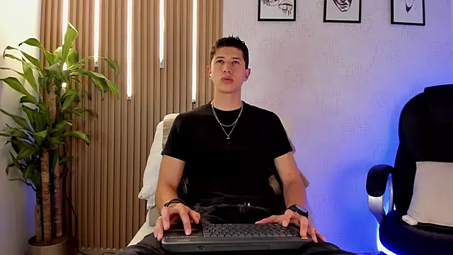 Snapshot of Dorianmistery2322_ chatting on 15, 12, 2025 Dorianmistery2322 online show from 15, 12, 2025